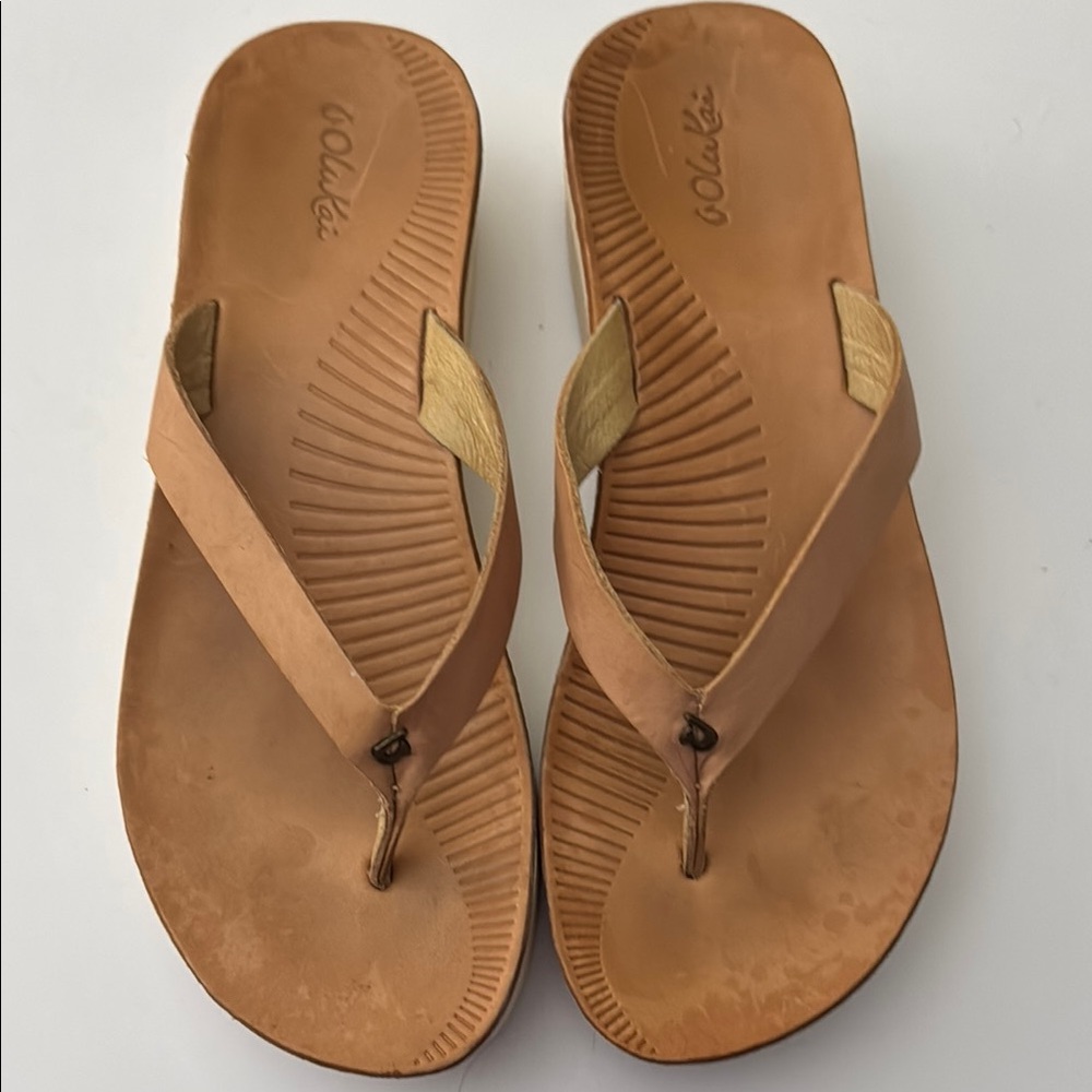 Size 8 OluKai Leather Sandals